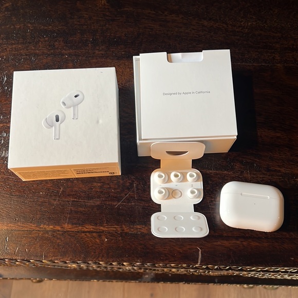 Apple Airpod Pro 2 - Picture 4 of 4